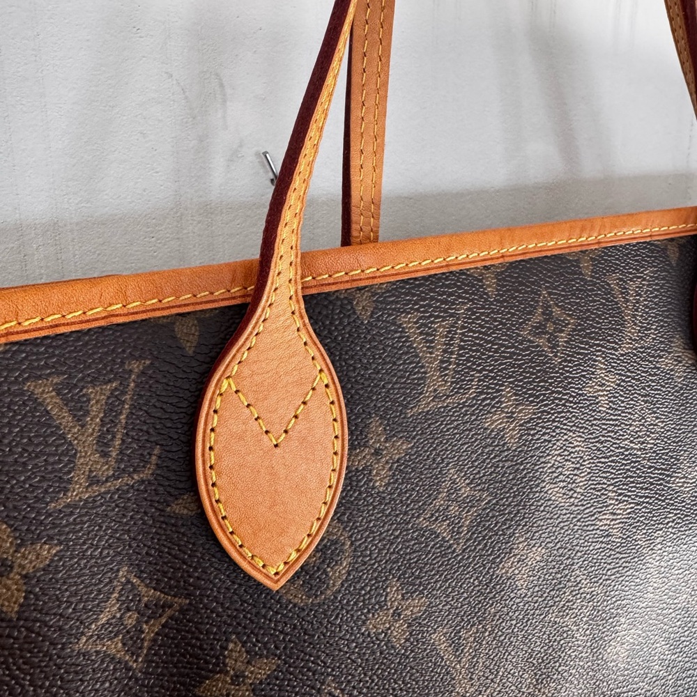 Louis Vuitton Monogram Neverfull MM - Picture 3 of 15